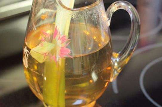 Chỉ với vài bước đơn giản là bạn đã có cho mình một ly trà Atiso thơm mát, và giờ thì trà atiso túi lọc giúp ngủ ngon và thanh lọc cơ thể thôi nào! 