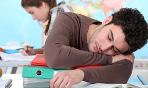 Mất ngủ làm ảnh hưởng đến sức khỏe, tinh thần và hiệu quả làm việc!